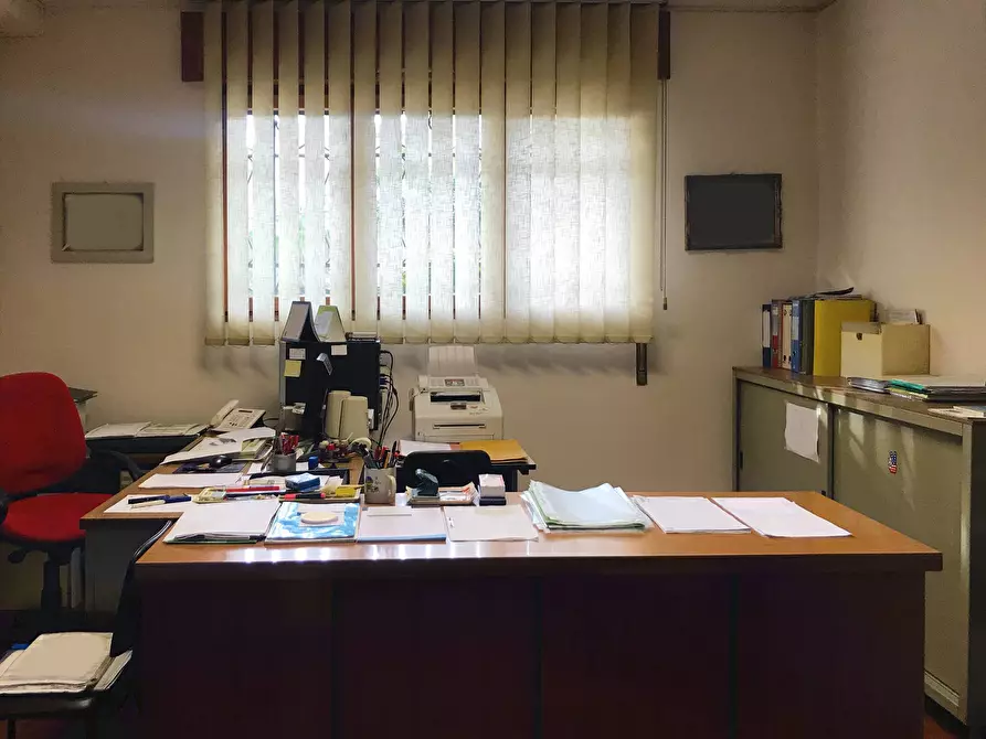 Immagine 10 di Capannone industriale in vendita  in Via Gozzi a Varese