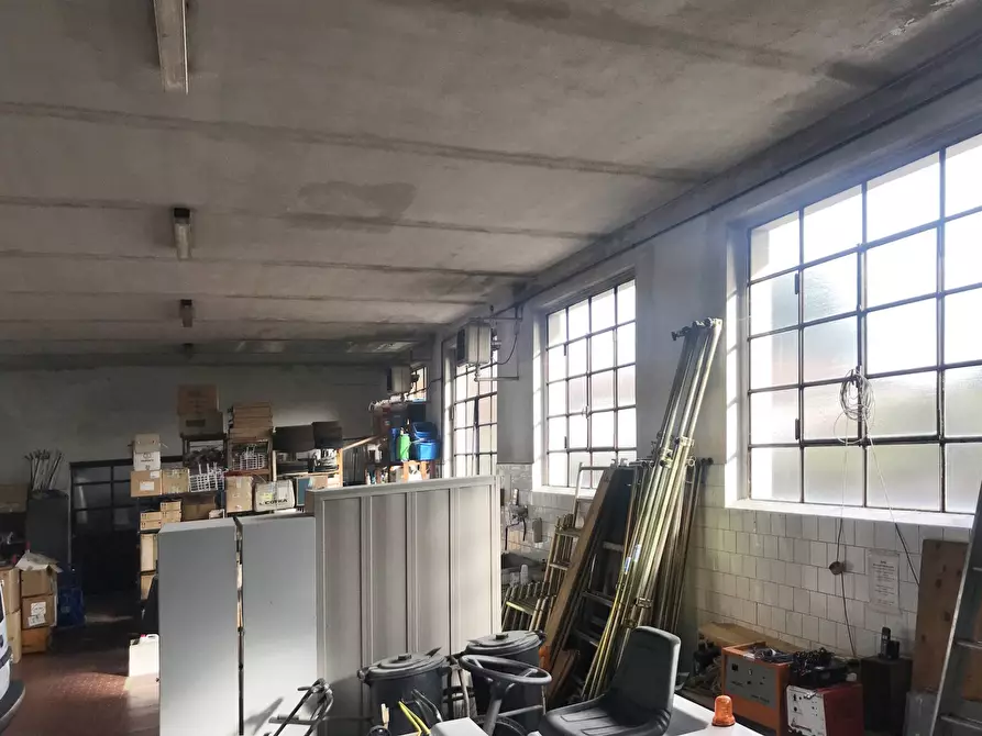 Immagine 15 di Capannone industriale in vendita  in Via Gozzi a Varese