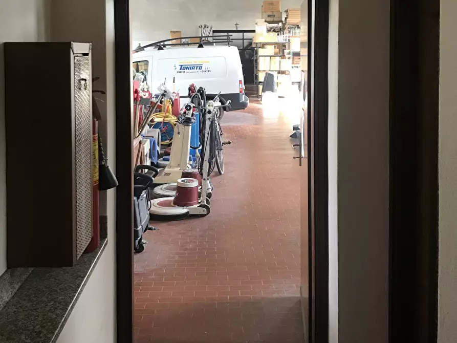 Immagine 19 di Capannone industriale in vendita  in Via Gozzi a Varese