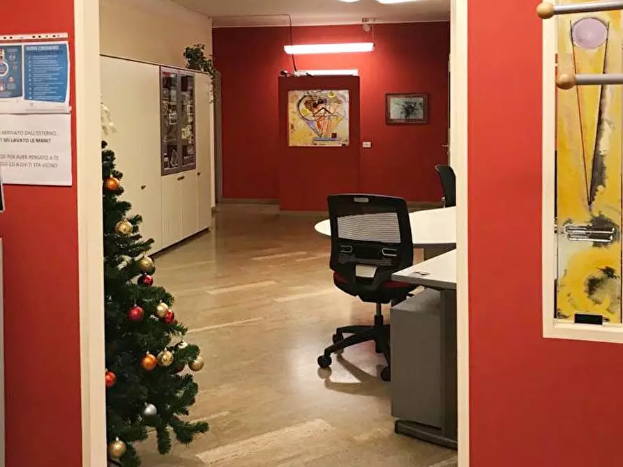 Immagine 14 di Ufficio in vendita  in via carrobbio a Varese