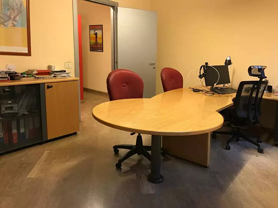 Immagine 6 di Ufficio in vendita  in via carrobbio a Varese