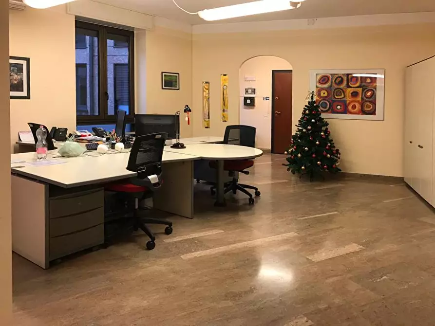 Immagine 3 di Ufficio in vendita  in via carrobbio a Varese