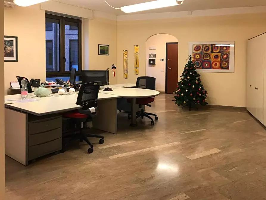 Immagine 1 di Ufficio in vendita  in via carrobbio a Varese