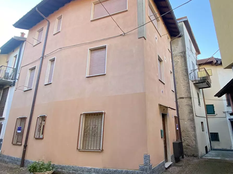 Immagine 25 di Appartamento in vendita  in Via XX Settembre 17 a Bedero Valcuvia