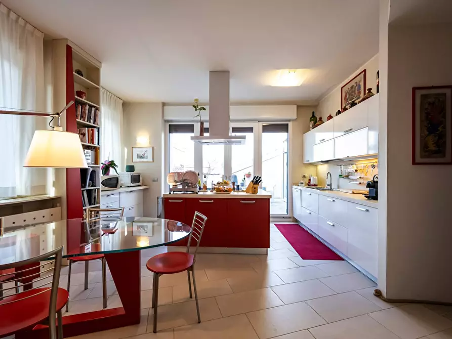 Immagine 20 di Attico in vendita  in Via Battisti a Varese