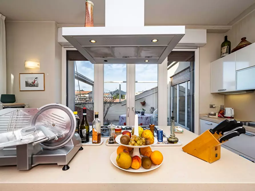 Immagine 21 di Attico in vendita  in Via Battisti a Varese