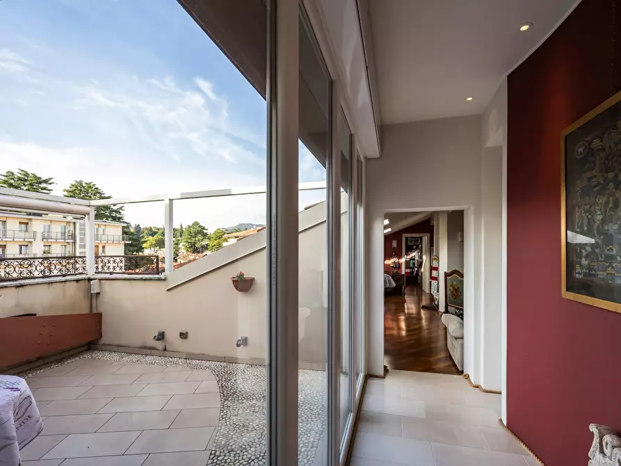 Immagine 25 di Attico in vendita  in Via Battisti a Varese