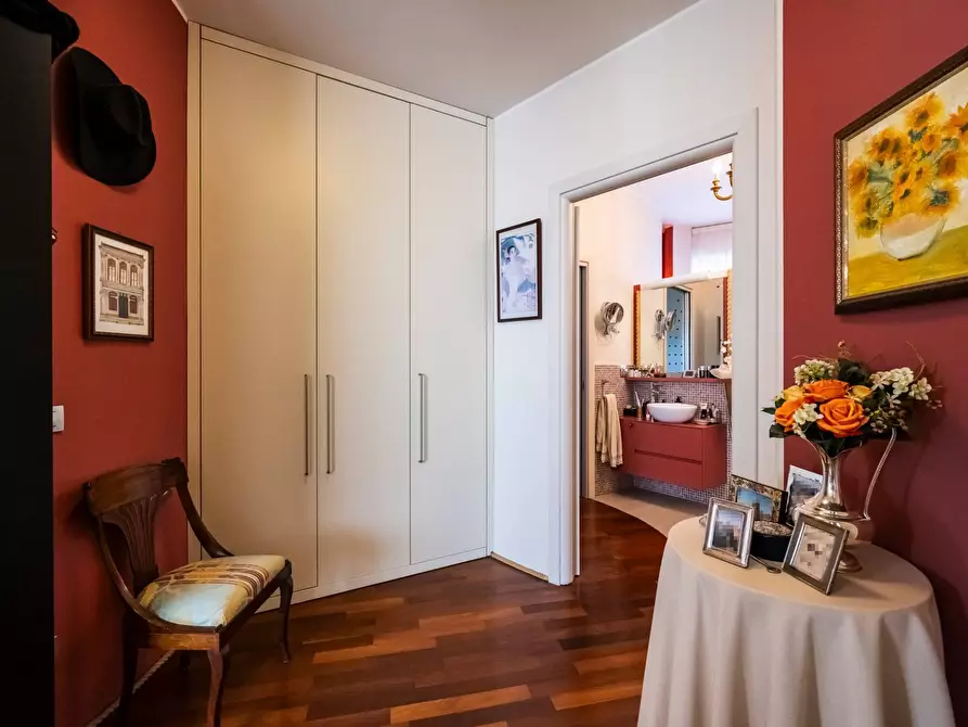 Immagine 36 di Attico in vendita  in Via Battisti a Varese