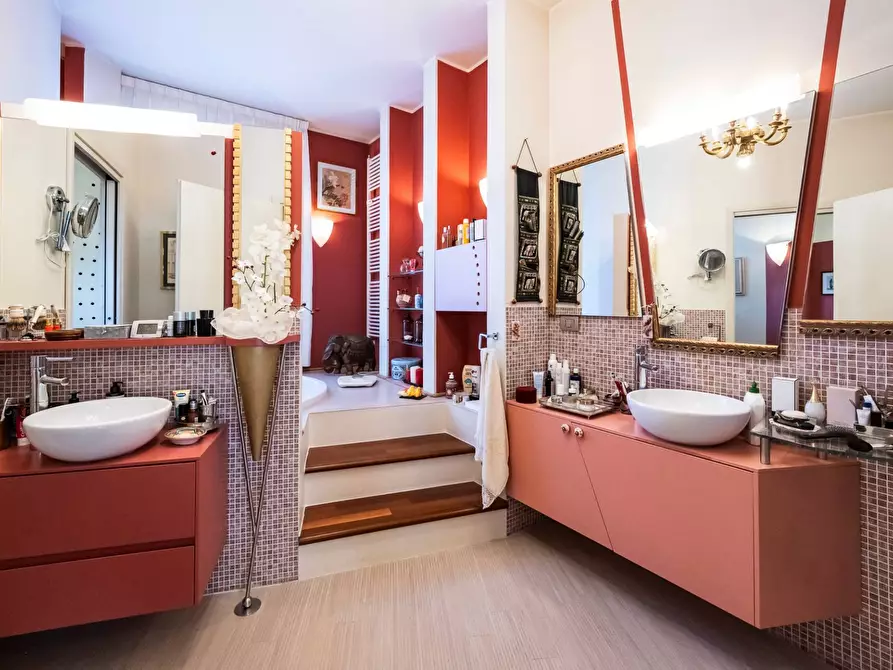 Immagine 38 di Attico in vendita  in Via Battisti a Varese