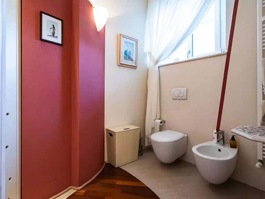 Immagine 39 di Attico in vendita  in Via Battisti a Varese