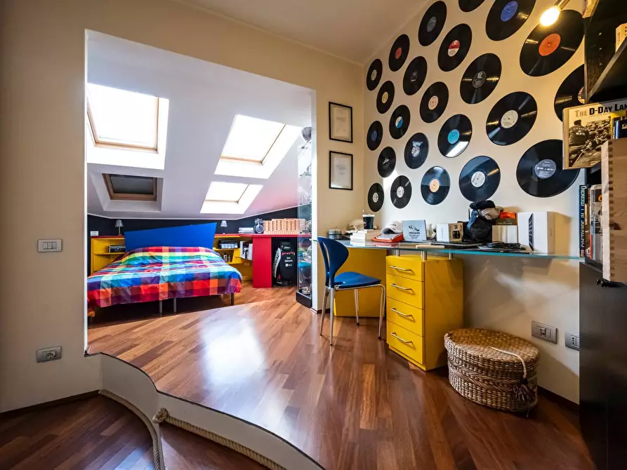 Immagine 49 di Attico in vendita  in Via Battisti a Varese