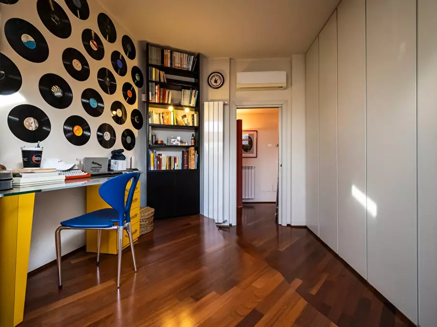 Immagine 52 di Attico in vendita  in Via Battisti a Varese