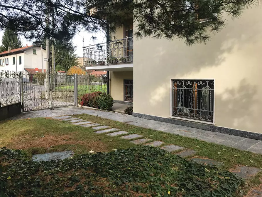 Immagine 29 di Locale commerciale in vendita  in Via Gozzi a Varese