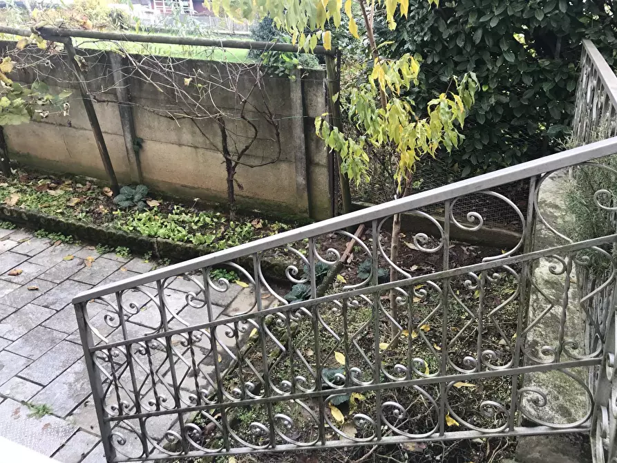 Immagine 35 di Locale commerciale in vendita  in Via Gozzi a Varese