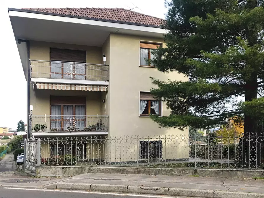 Immagine 38 di Locale commerciale in vendita  in Via Gozzi a Varese