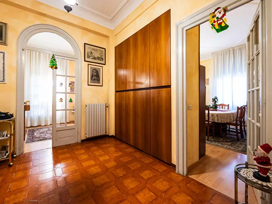 Immagine 26 di Villa in vendita  in viale aguggiari 68 a Varese