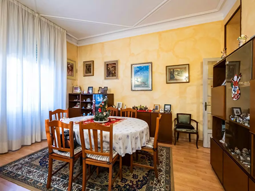 Immagine 32 di Villa in vendita  in viale aguggiari 68 a Varese