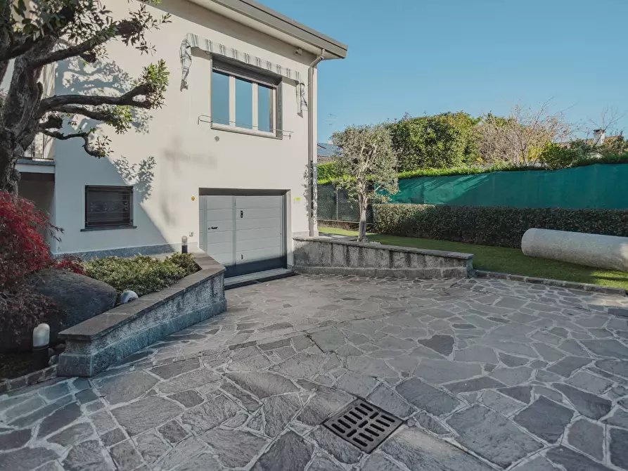 Immagine 4 di Villa in vendita  in Via San Martino 9 a Cuggiono