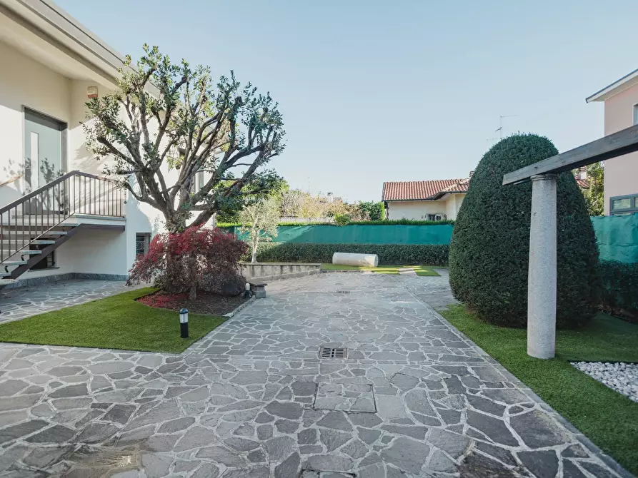 Immagine 5 di Villa in vendita  in Via San Martino 9 a Cuggiono
