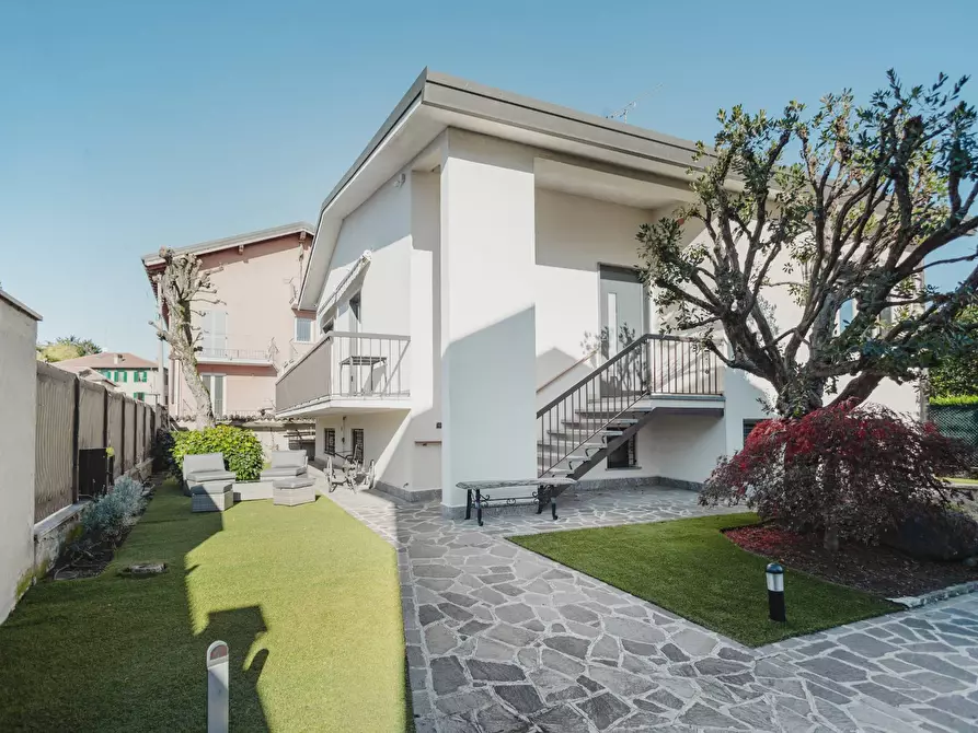 Immagine 2 di Villa in vendita  in Via San Martino 9 a Cuggiono