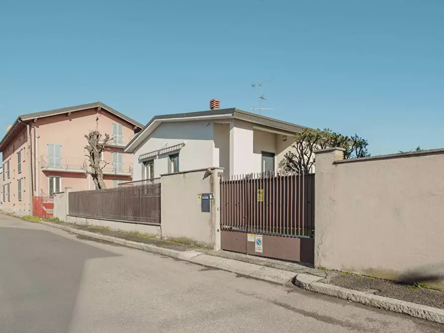 Immagine 58 di Villa in vendita  in Via San Martino 9 a Cuggiono