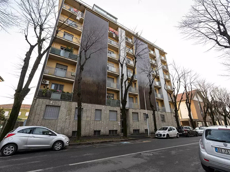 Immagine 39 di Appartamento in vendita  in Via Varese 39 a Busto Arsizio