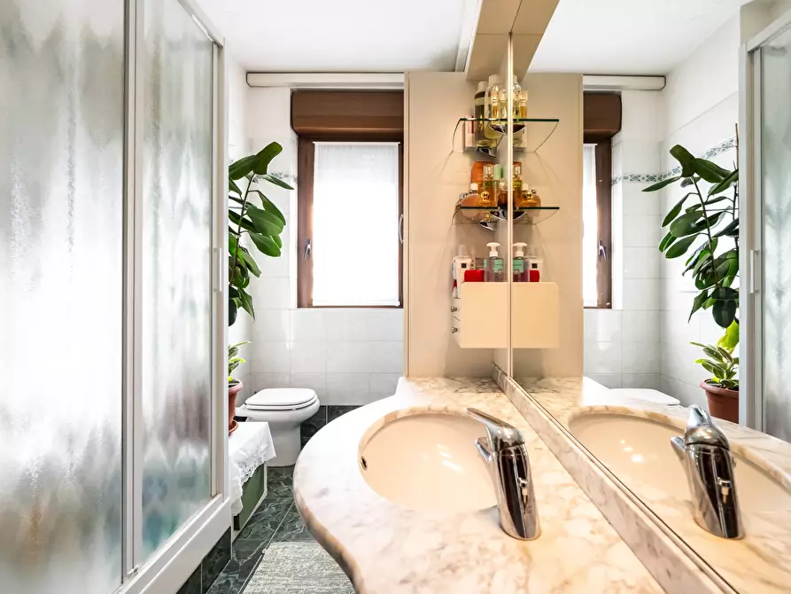 Immagine 35 di Appartamento in vendita  in Via Varese 39 a Busto Arsizio