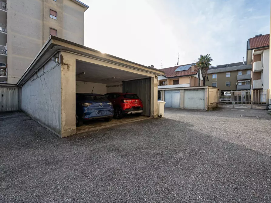 Immagine 47 di Appartamento in vendita  in Via Varese 39 a Busto Arsizio