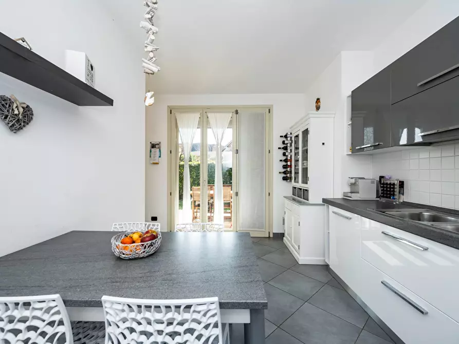 Immagine 9 di Villetta a schiera in vendita  in via Fratelli Rosselli a Gavirate