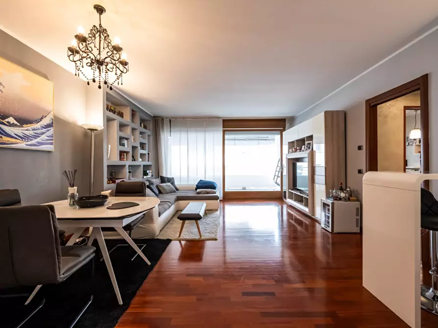 Immagine 2 di Appartamento in vendita  in via giosuè carducci a Gallarate