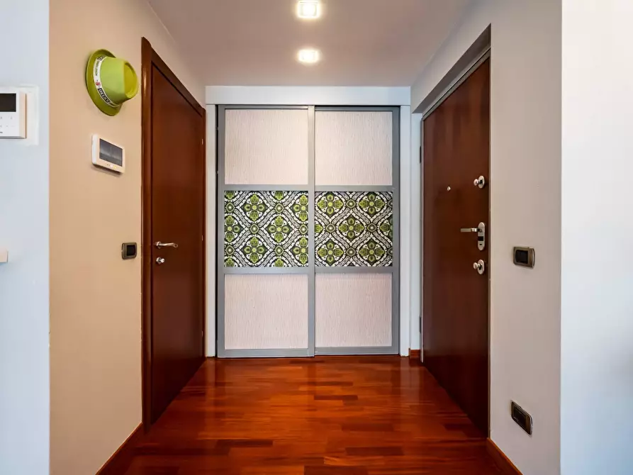 Immagine 9 di Appartamento in vendita  in via giosuè carducci a Gallarate