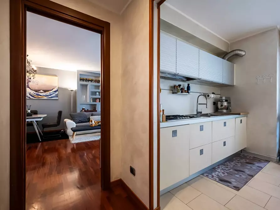 Immagine 11 di Appartamento in vendita  in via giosuè carducci a Gallarate