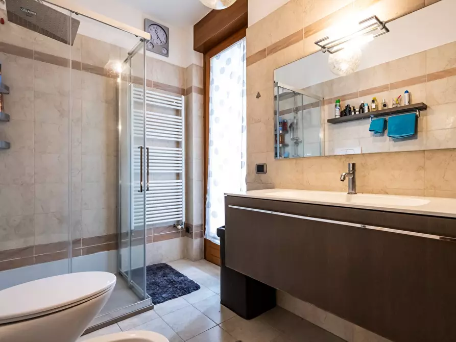 Immagine 19 di Appartamento in vendita  in via giosuè carducci a Gallarate