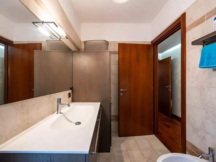 Immagine 20 di Appartamento in vendita  in via giosuè carducci a Gallarate