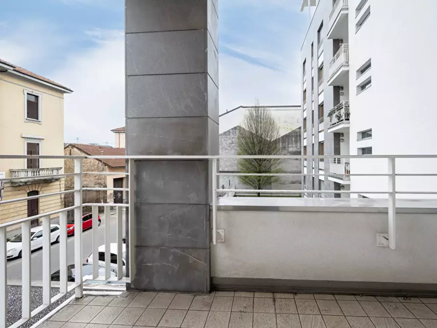 Immagine 21 di Appartamento in vendita  in via giosuè carducci a Gallarate