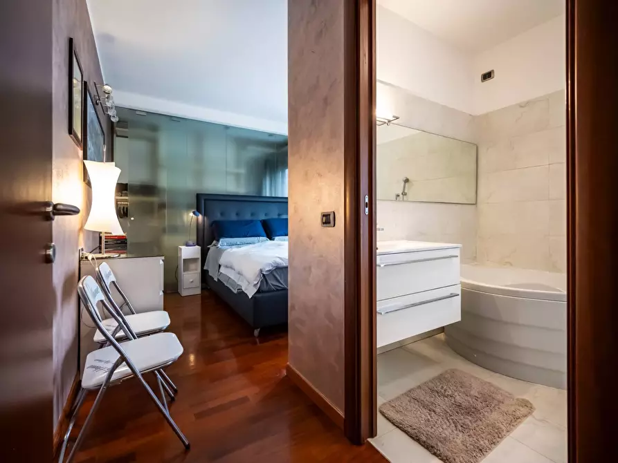 Immagine 24 di Appartamento in vendita  in via giosuè carducci a Gallarate