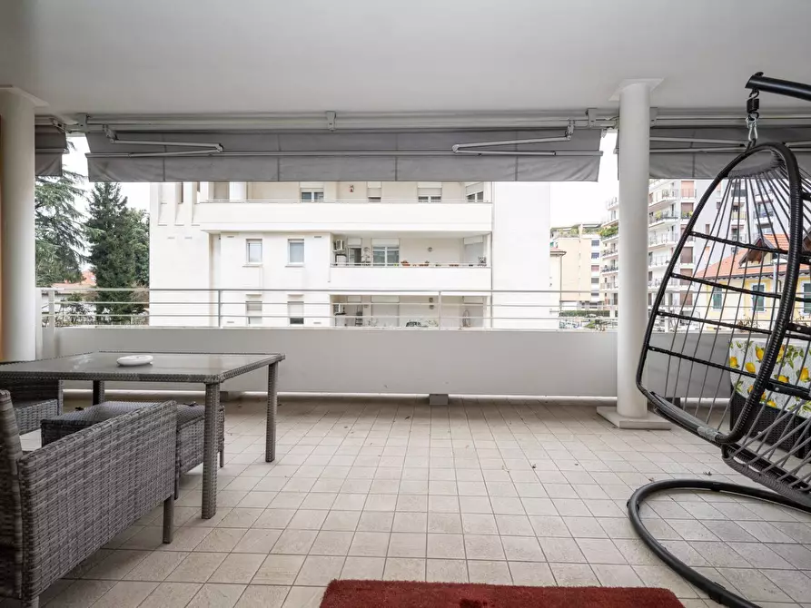 Immagine 34 di Appartamento in vendita  in via giosuè carducci a Gallarate