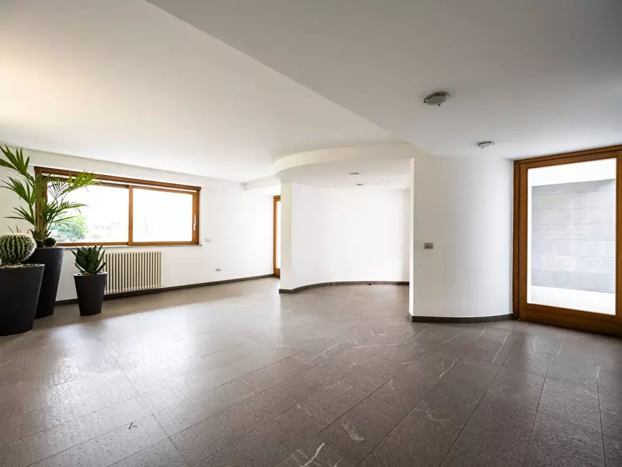 Immagine 40 di Appartamento in vendita  in via giosuè carducci a Gallarate