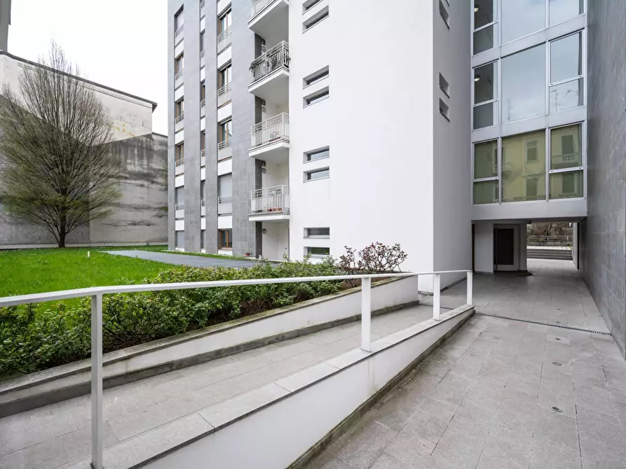 Immagine 42 di Appartamento in vendita  in via giosuè carducci a Gallarate