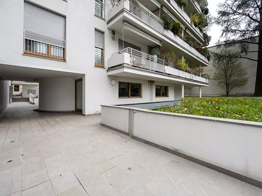 Immagine 44 di Appartamento in vendita  in via giosuè carducci a Gallarate