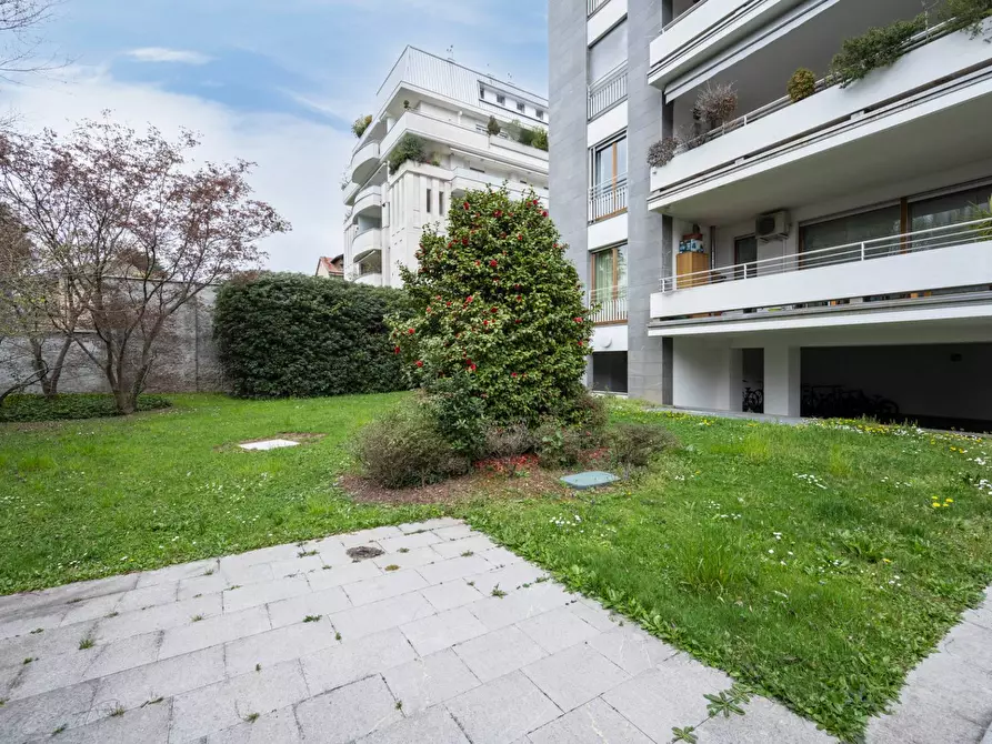 Immagine 45 di Appartamento in vendita  in via giosuè carducci a Gallarate