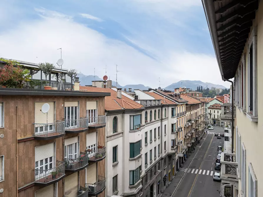 Immagine 19 di Appartamento in vendita  in via Piave a Varese