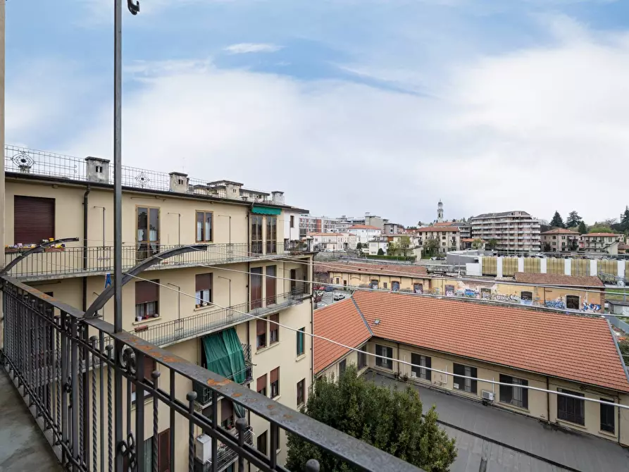 Immagine 24 di Appartamento in vendita  in via Piave a Varese