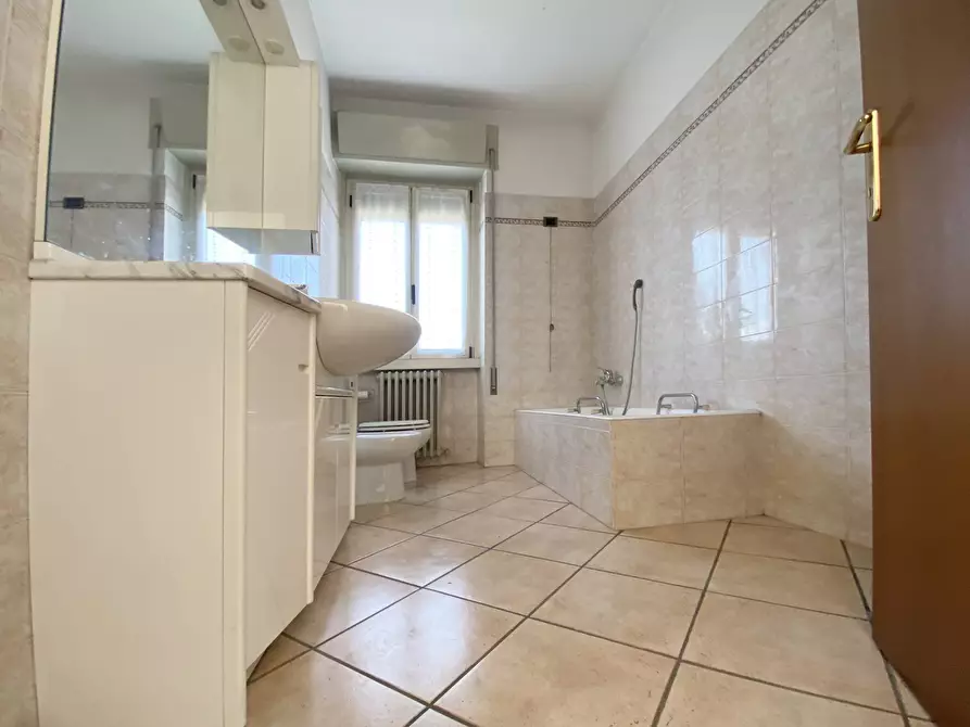 Immagine 8 di Appartamento in affitto  in Via Cornelio Rovera 38 a Gavirate