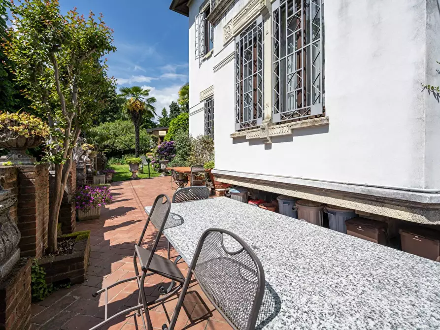 Immagine 10 di Villa in vendita  in Via Giacomo Puccini 4 a Carnago