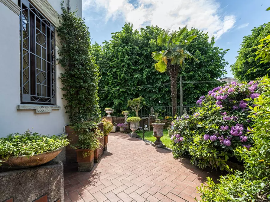 Immagine 15 di Villa in vendita  in Via Giacomo Puccini 4 a Carnago