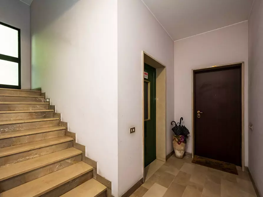 Immagine 5 di Appartamento in vendita  in Via Antonio Canova 15 a Varese