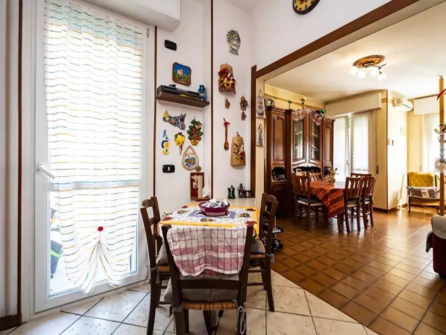 Immagine 10 di Appartamento in vendita  in Via Antonio Canova 15 a Varese