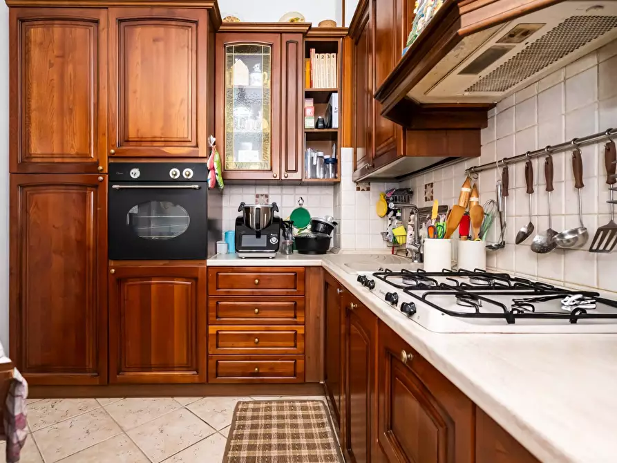 Immagine 13 di Appartamento in vendita  in Via Antonio Canova 15 a Varese