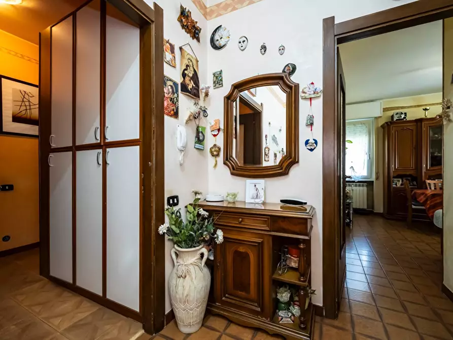 Immagine 15 di Appartamento in vendita  in Via Antonio Canova 15 a Varese